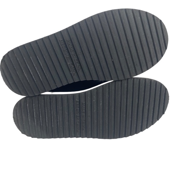 Old Navy Boy's Lace Up Boot in Black Size 1 - Picture 6 of 6